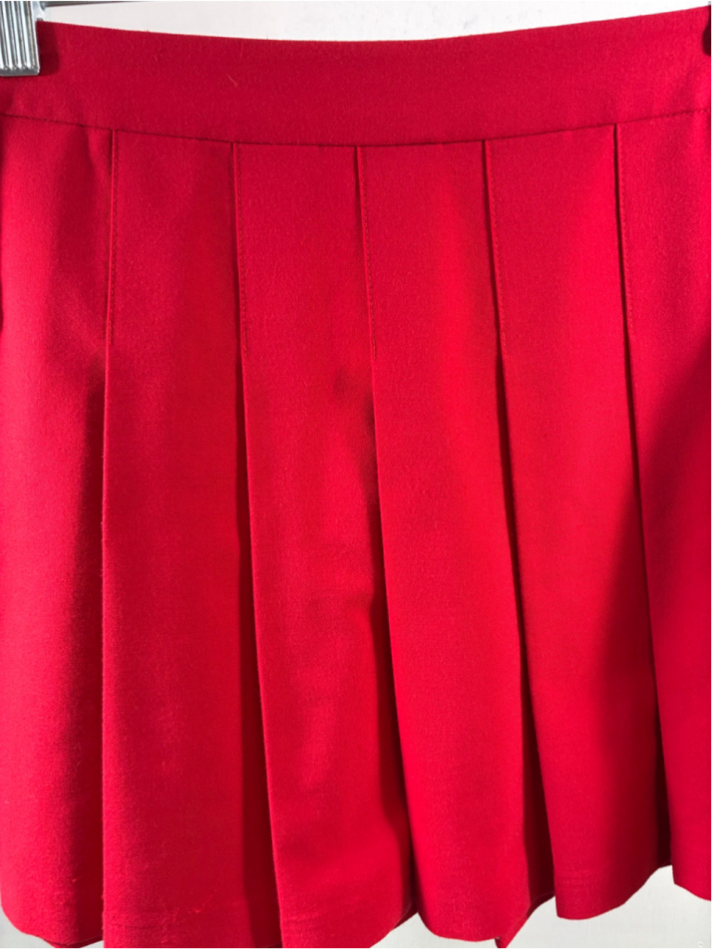 Sunday Best Aritzia Pleated Mini Skirt in Red Size 6 - Picture 2 of 7
